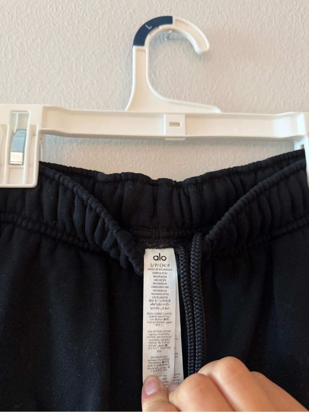 ALO Yoga Accolade Straight Leg Sweatpant - Black - Picture 6 of 6